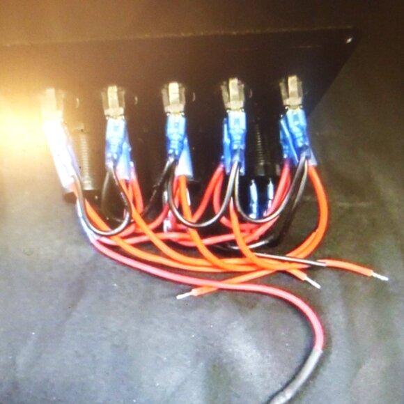 BNF -- New BOAT SWITCH w/ USB Anchor Light Auto Pilot Battery Tank Aerator - Picture 2 of 2